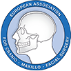 Logotipo de la Asociación Europea de Cirugía Cráneo-Maxilo-Facial afiliada a Facialteam Cirugía de Feminización Facial