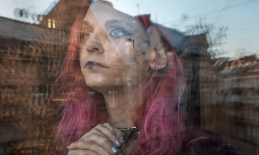 Judis, una mujer transgénero atrapada en Ucrania: "Intentaré de nuevo cruzar la frontera porque es mi derecho salir y vivir". Fotografía: Alessio Mamo/The Guardian